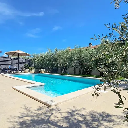 Apartman Leonardo *